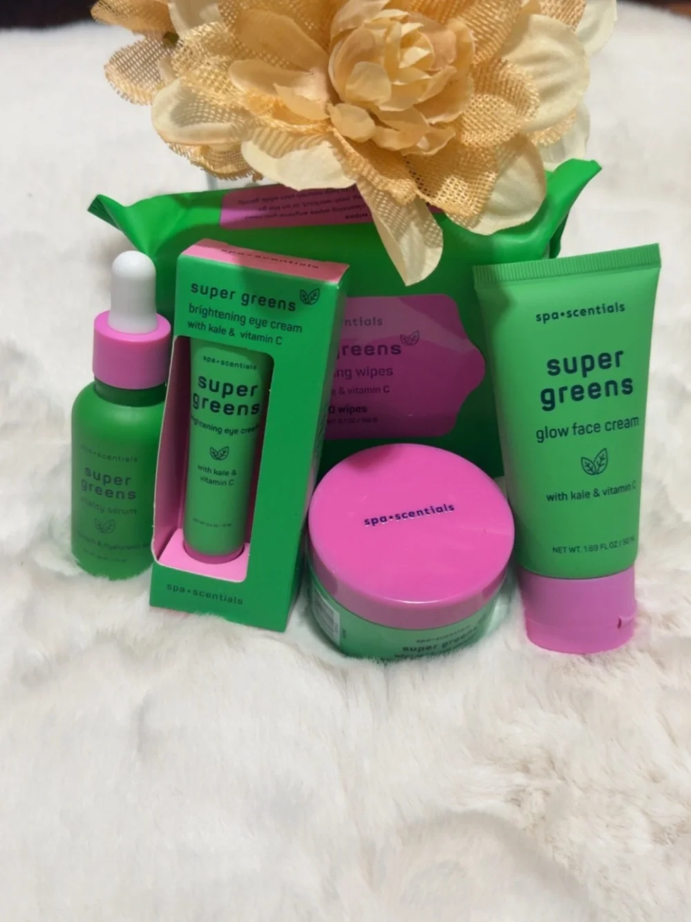Super Greens Glow Face Cream + Serum Kit in Green & Pink